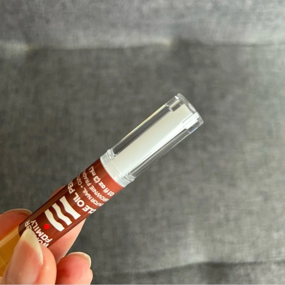 BROWNIE Scented Cuticle Nail Oil Pen, Clean Beauty, Travel, 0.4 fl oz
